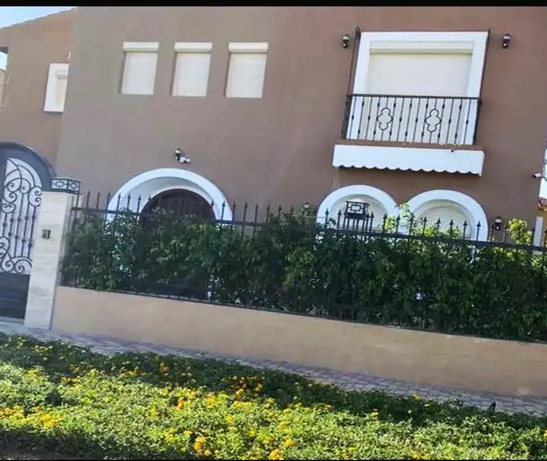 فيلا للبيع في كمبوند هايد بارك القاهرة الجديدة 637م²